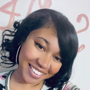 Meet your Posher, Nia